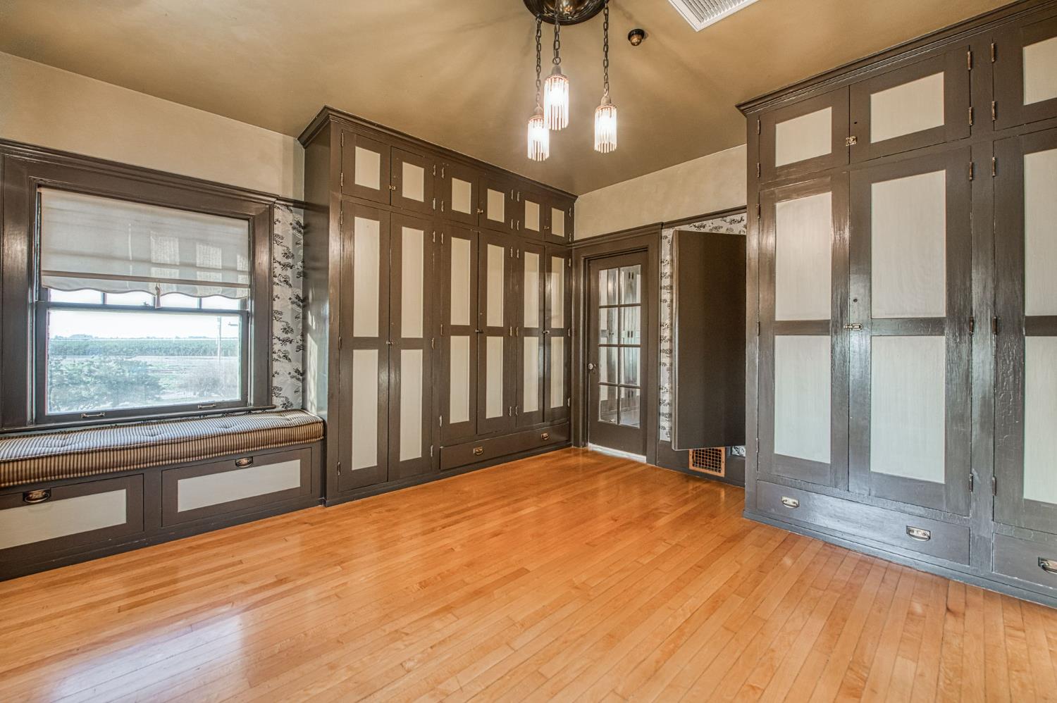 9486 East Lincoln Avenue Del Rey, CA 93616 - Photo 49 of 77 a view of an empty room with a window