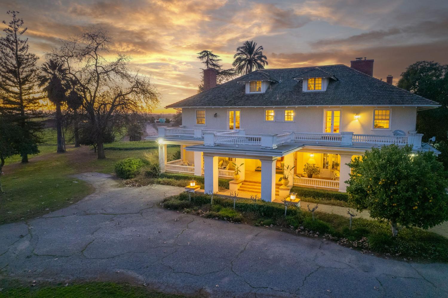 9486 East Lincoln Avenue Del Rey, CA 93616 - Photo 53 of 77 a front view of a house with a yard