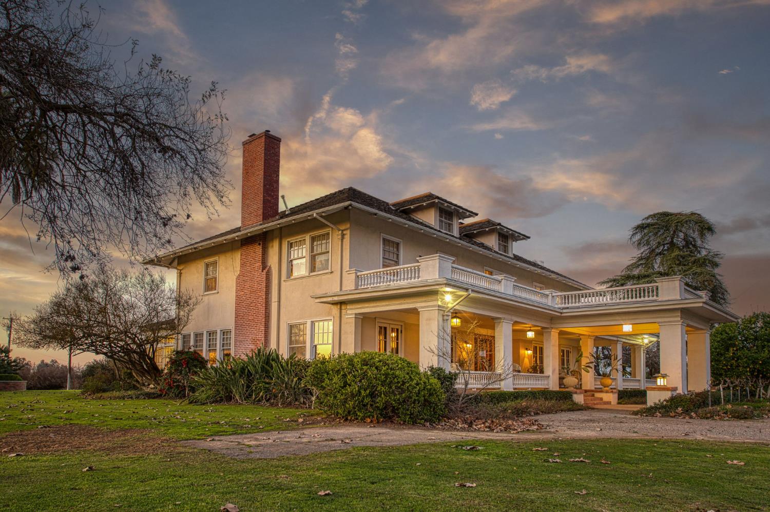 9486 East Lincoln Avenue Del Rey, CA 93616 - Photo 68 of 77 a front view of a house with a yard
