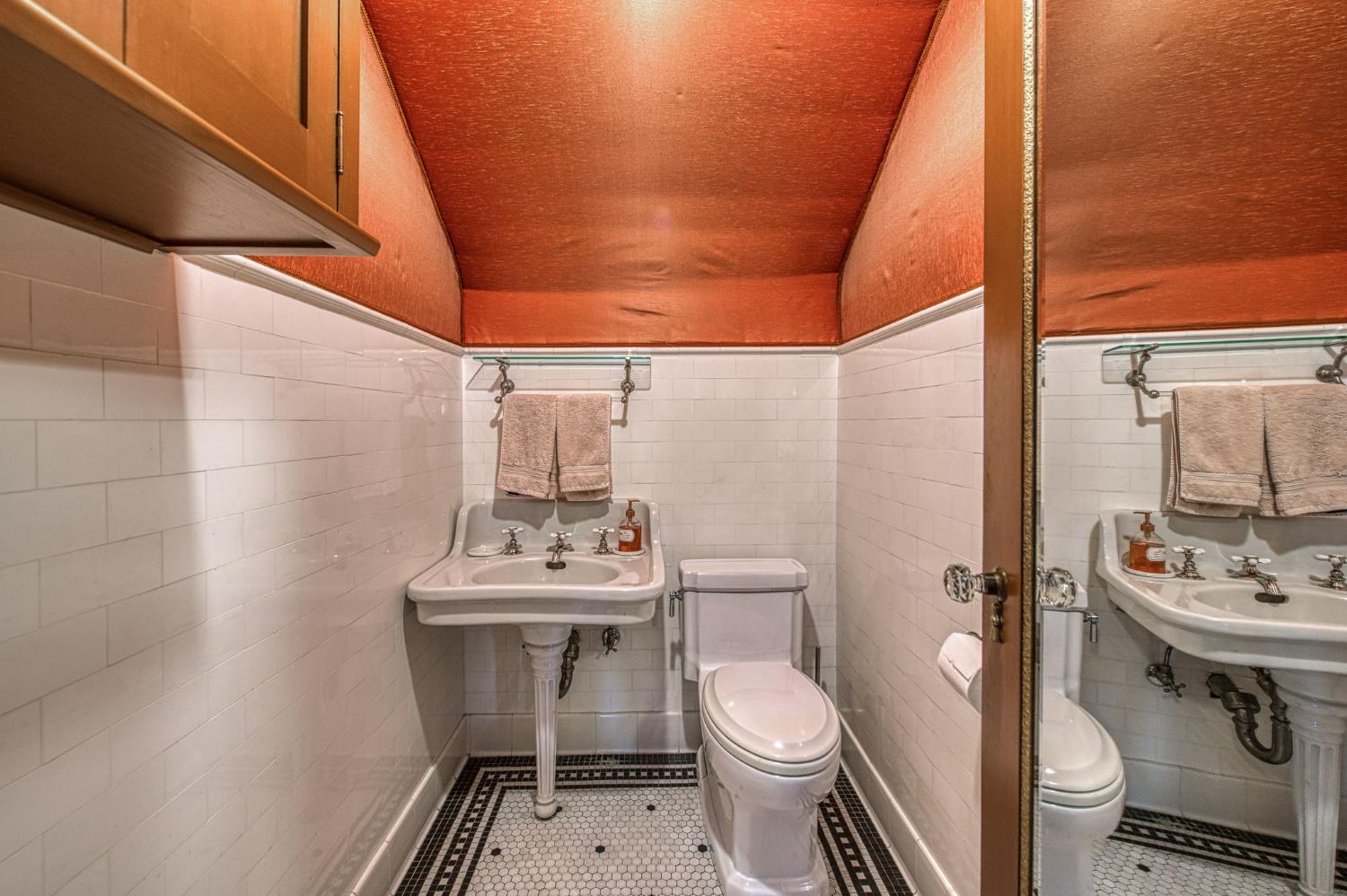 9486 East Lincoln Avenue Del Rey, CA 93616 - Photo 7 of 77 a bathroom with a sink toilet and shower