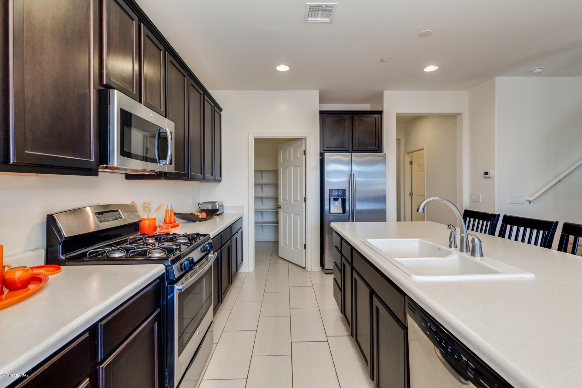 60373 South Running Roses Lane Tucson, AZ 85739 - Photo 10 of 34