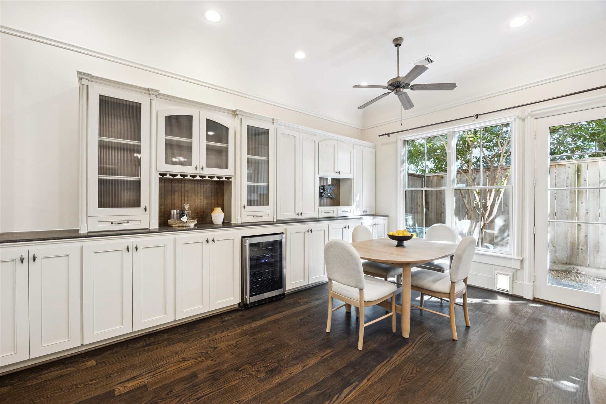 2145 Fairview Street Houston, TX 77019 - Photo 16 of 50 Absolute most charming Kitchen and Breakfast space ....