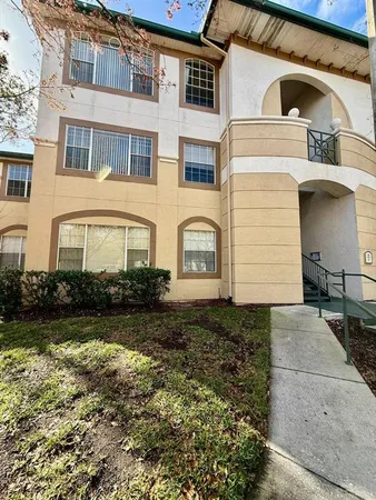 $1,450 | 17106 Carrington Park Drive, Unit 605, Tampa, FL 33647