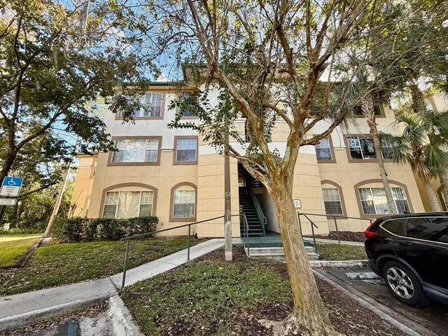 $1,450 | 17106 Carrington Park Drive, Unit 605, Tampa, FL 33647