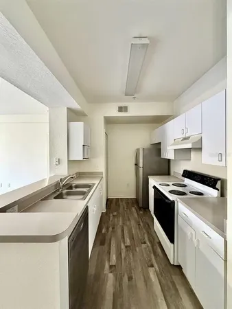 $1,450 | 17106 Carrington Park Drive, Unit 605, Tampa, FL 33647