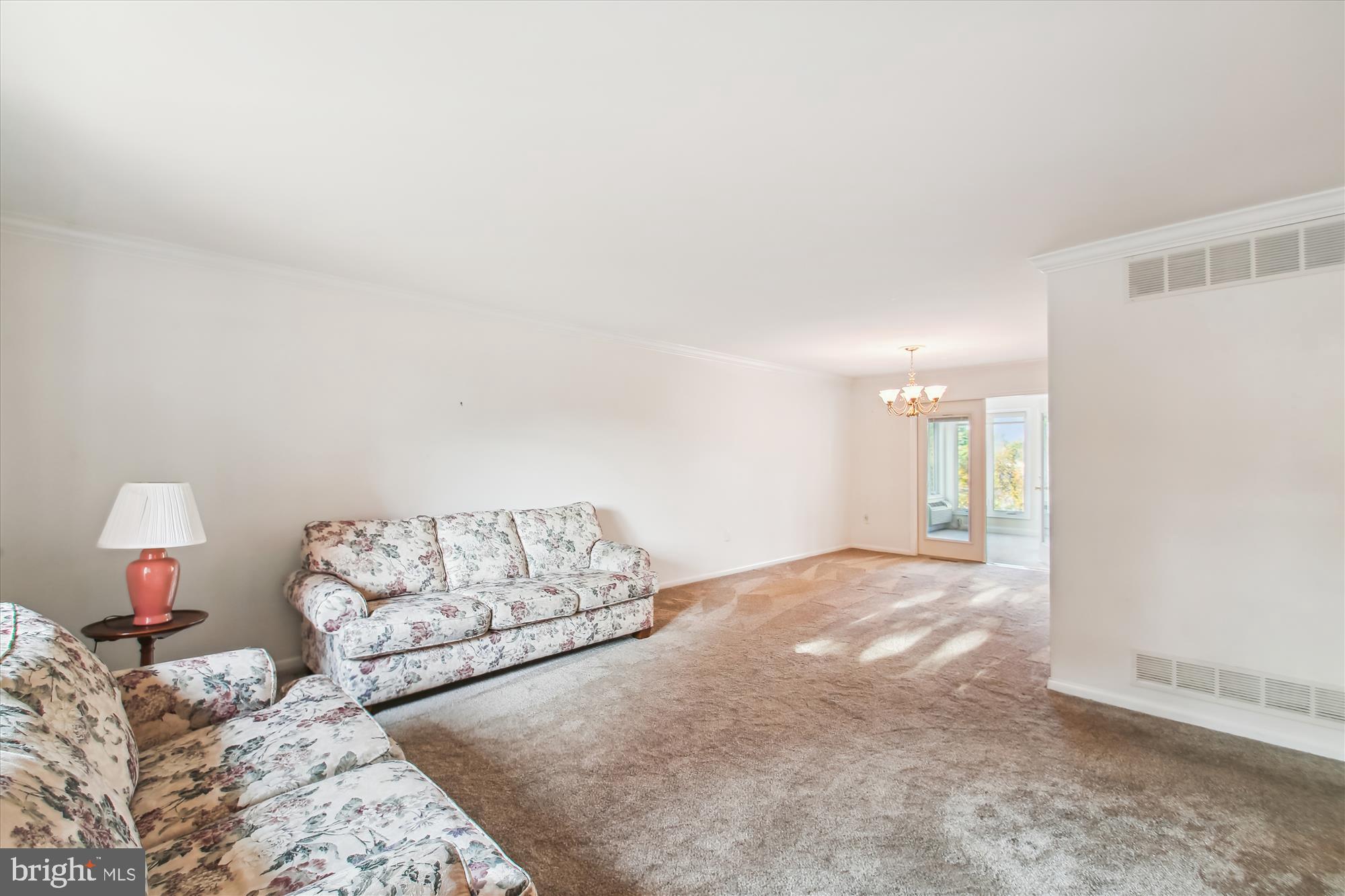 308 Granada Road Pasadena, MD 21122 - Photo 25 of 68 Living Room