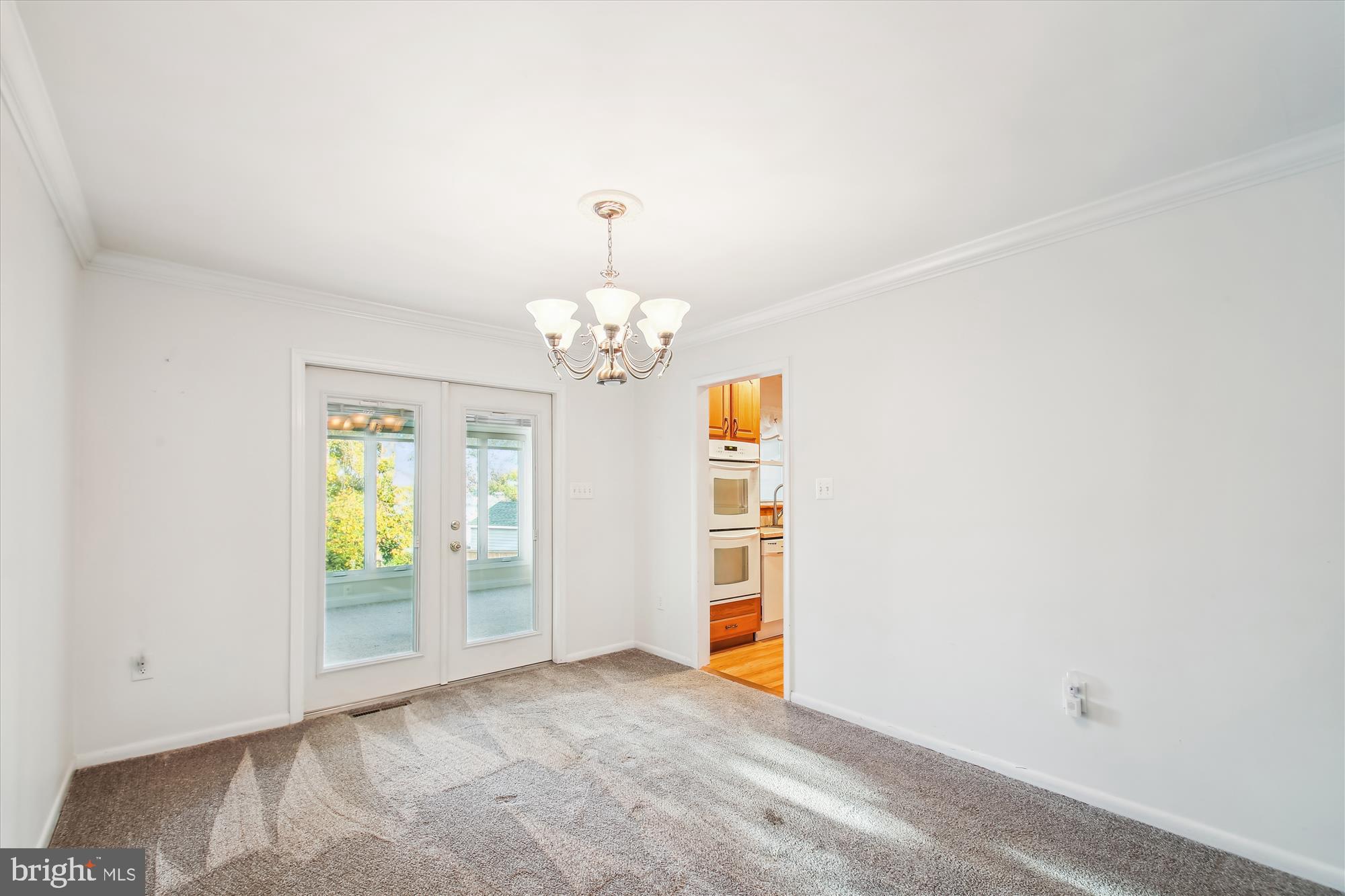 308 Granada Road Pasadena, MD 21122 - Photo 30 of 68 Dining Room