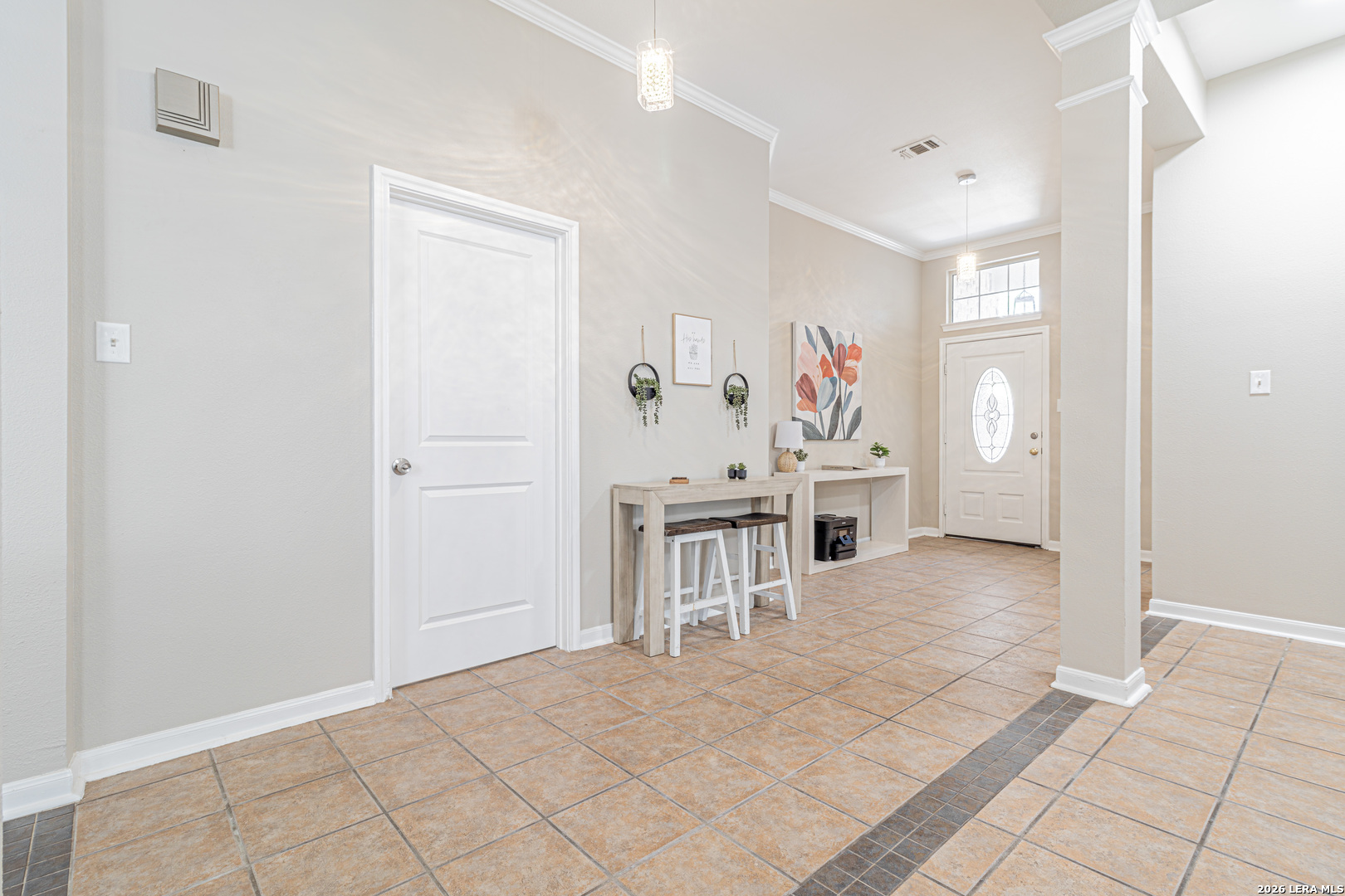 1815 Indian Paint Brush Road San Antonio, TX 78232 - Photo 4 of 35 a view of a livingroom with furniture and a window