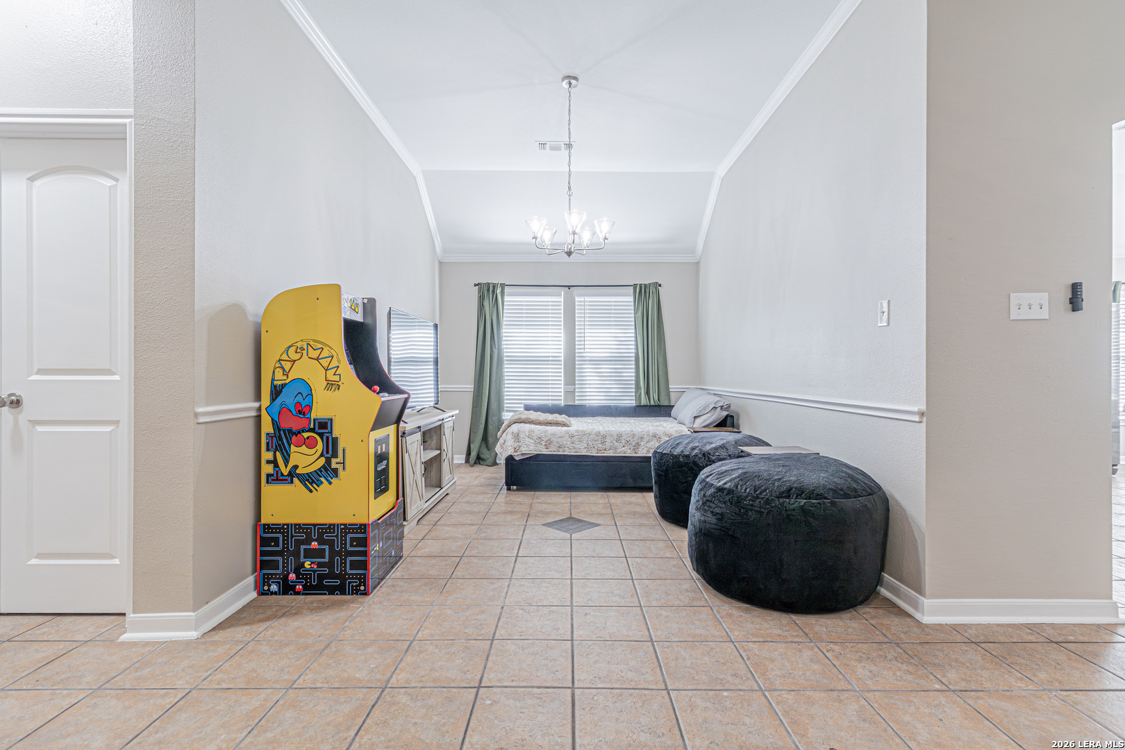 1815 Indian Paint Brush Road San Antonio, TX 78232 - Photo 6 of 35 a bed room with a bed and a window