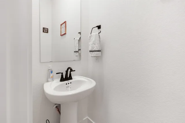 $325,000 | 144 Red Cascade Trail, Conroe, TX 77318