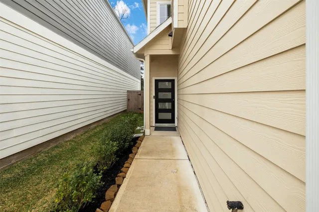 $325,000 | 144 Red Cascade Trail, Conroe, TX 77318