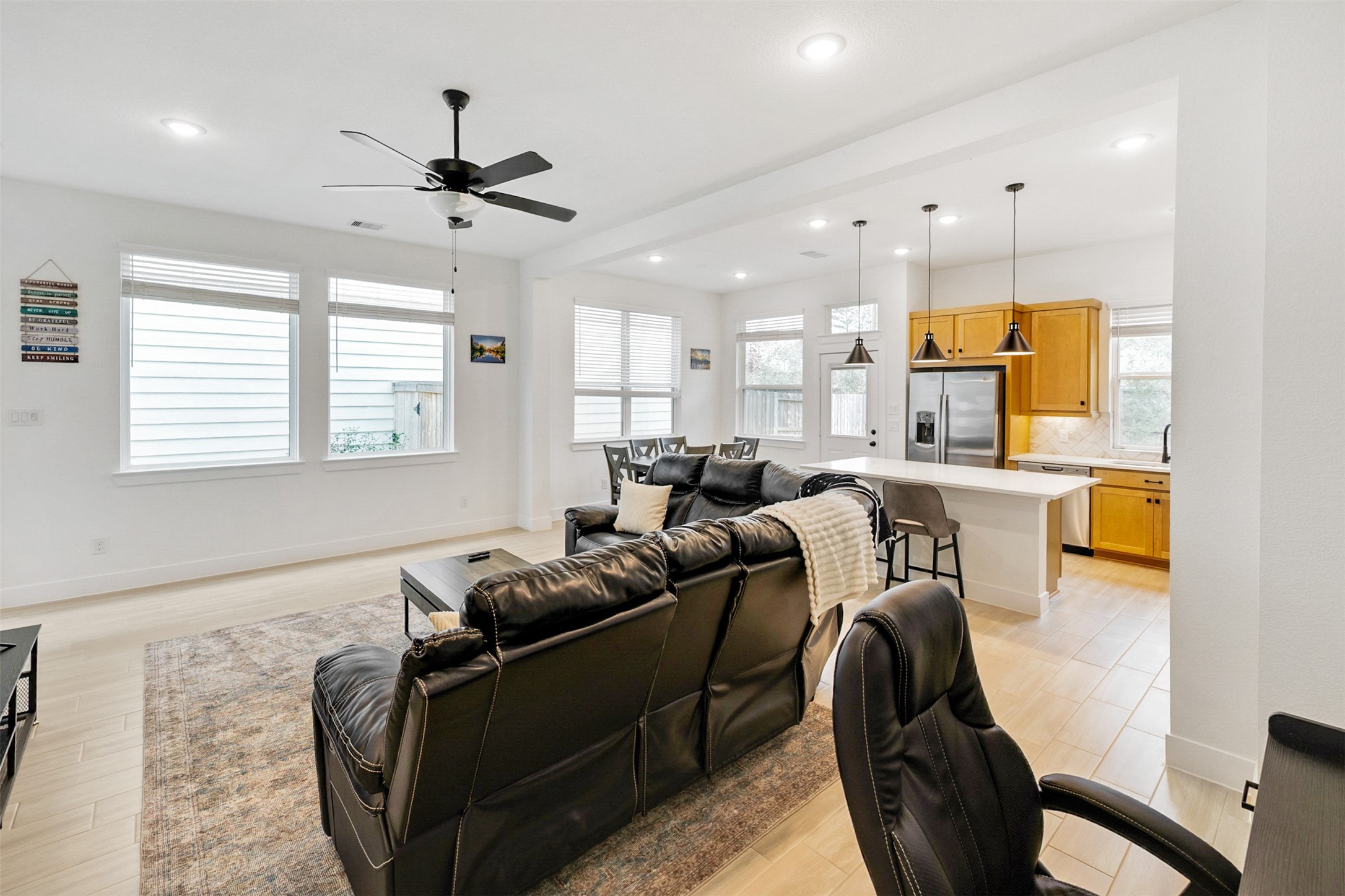 144 Red Cascade Trail Conroe, TX 77318 - Photo 6 of 34