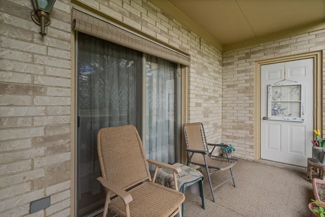 $247,900 | 18431 Pine Cone Drive, Unit 1, Tinley Park, IL 60477
