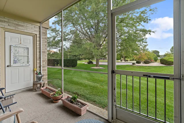 $247,900 | 18431 Pine Cone Drive, Unit 1, Tinley Park, IL 60477