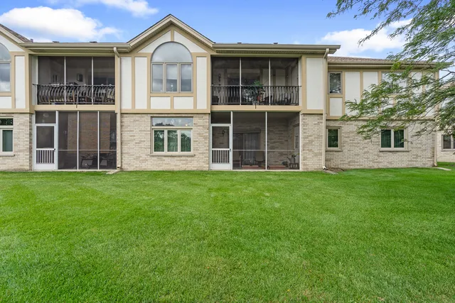 $247,900 | 18431 Pine Cone Drive, Unit 1, Tinley Park, IL 60477