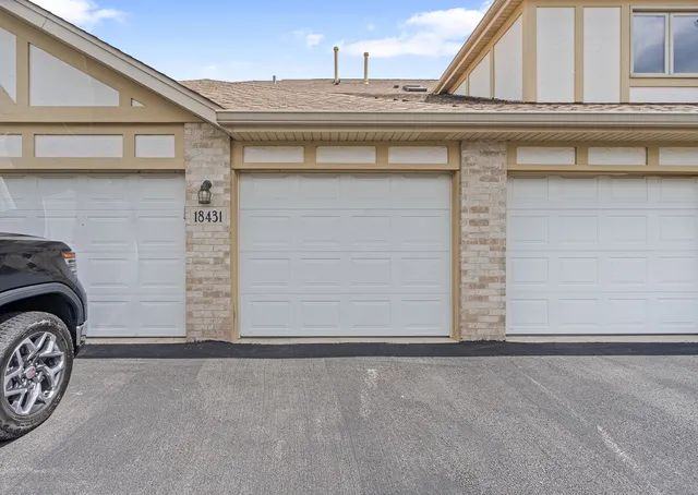 $247,900 | 18431 Pine Cone Drive, Unit 1, Tinley Park, IL 60477