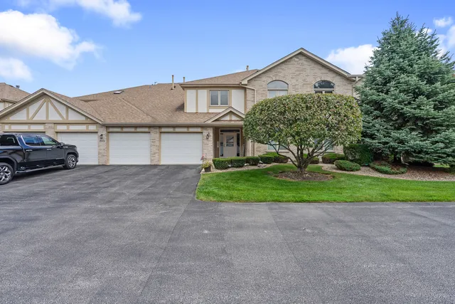 $247,900 | 18431 Pine Cone Drive, Unit 1, Tinley Park, IL 60477