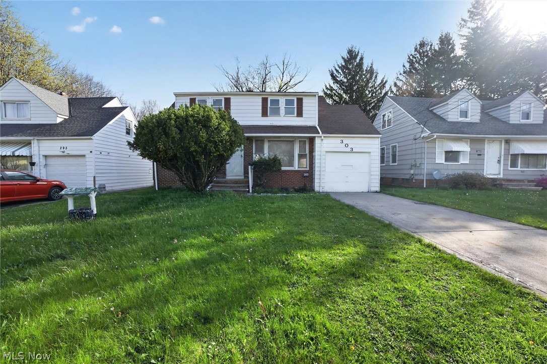 303 South Green Road Cleveland, OH 44121 - Photo 2 of 32