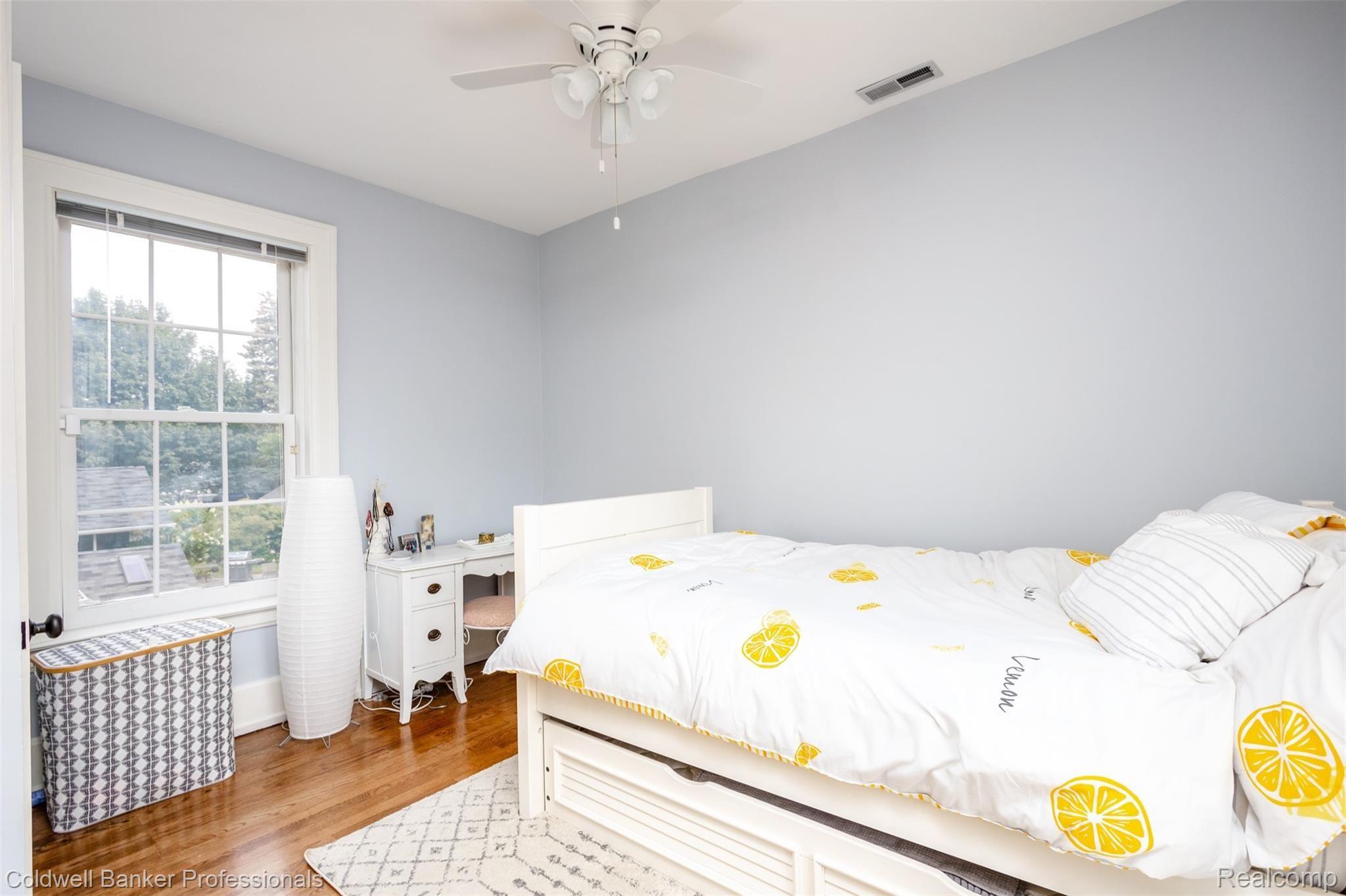 1142 Harvard Road Grosse Pointe, MI 48230 - Photo 33 of 54 1142 Harvard S024.jpg