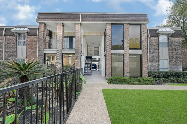 $1,700 | 7555 Katy Freeway, Unit 146, Houston, TX 77024