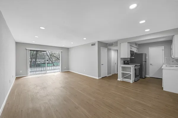 $1,700 | 7555 Katy Freeway, Unit 146, Houston, TX 77024