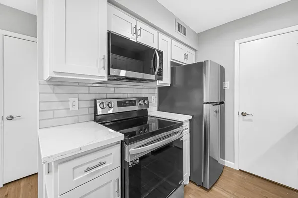 $1,700 | 7555 Katy Freeway, Unit 146, Houston, TX 77024