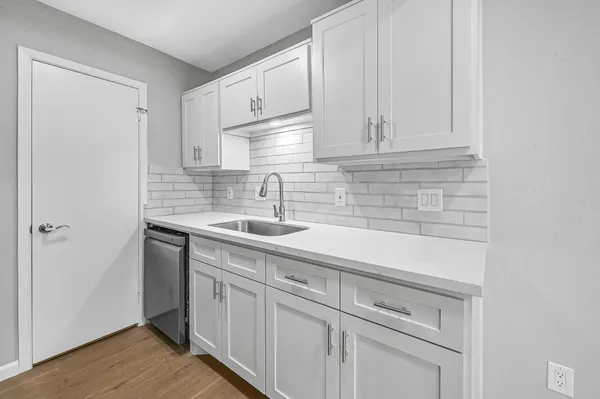 $1,700 | 7555 Katy Freeway, Unit 146, Houston, TX 77024