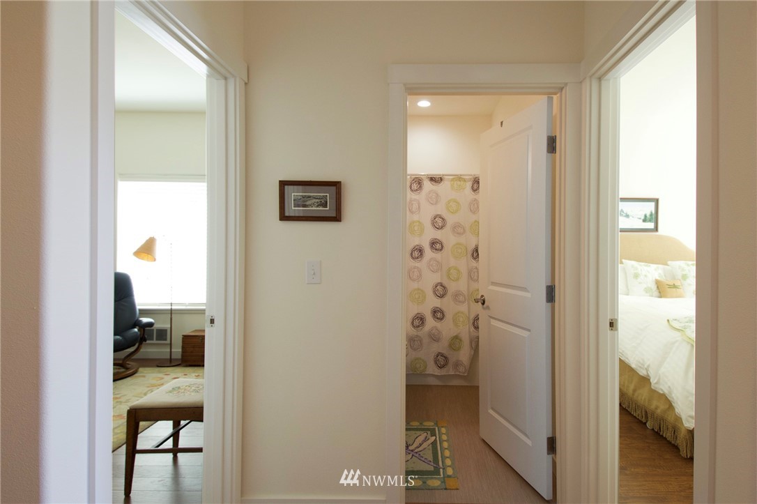 161 Stratus Loop Sequim, WA 98382 - Photo 25 of 34 a bathroom with a shower