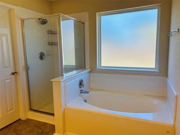 $1,975 | 19318 Brook Village Road, Houston, TX 77084