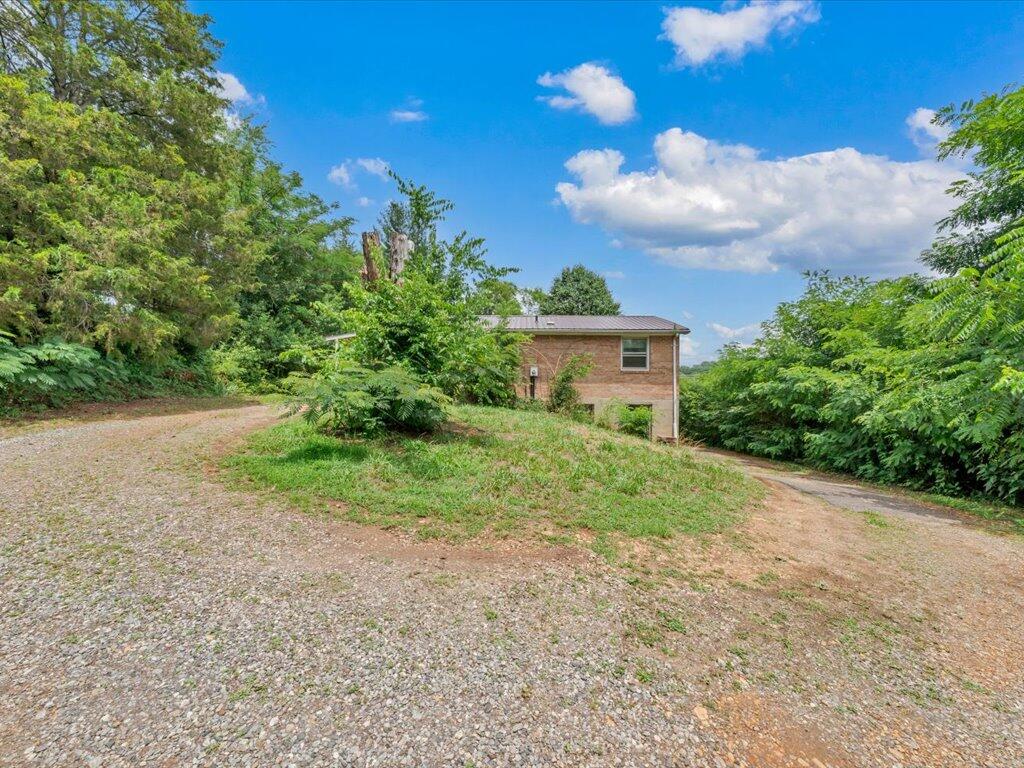 4072 The Great Road Fieldale, VA 24089 - Photo 31 of 36 31-MIB08224