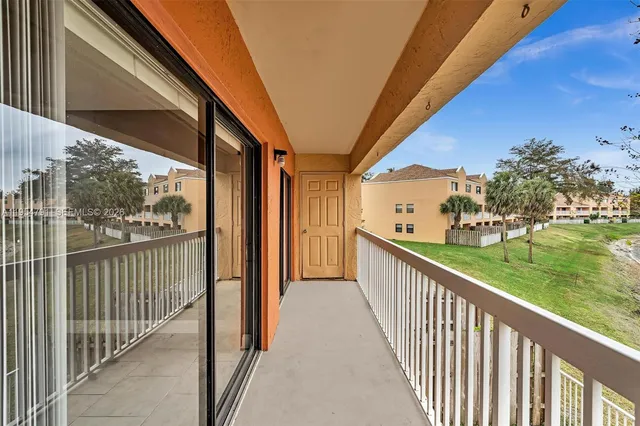 $194,900 | 5200 Northwest 31st Avenue, Unit 175, Fort Lauderdale, FL 33309