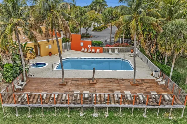 $194,900 | 5200 Northwest 31st Avenue, Unit 175, Fort Lauderdale, FL 33309