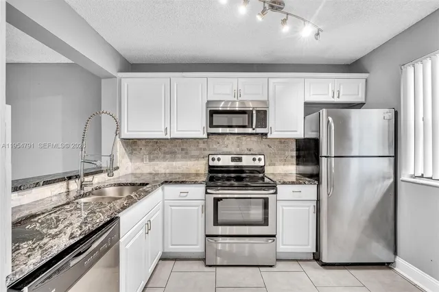 $194,900 | 5200 Northwest 31st Avenue, Unit 175, Fort Lauderdale, FL 33309