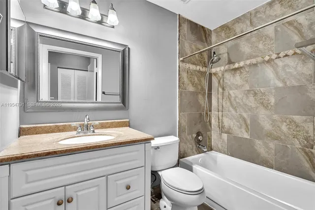 $194,900 | 5200 Northwest 31st Avenue, Unit 175, Fort Lauderdale, FL 33309