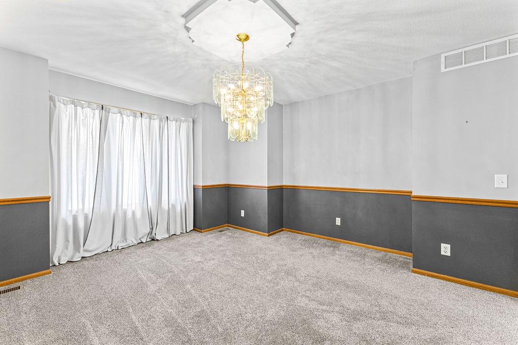 403 North Leonard Road St. Joseph, MO 64506 - Photo 5 of 63