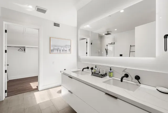 $1,569,000 | 508 North Tremont Street, Unit A, Oceanside, CA 92054