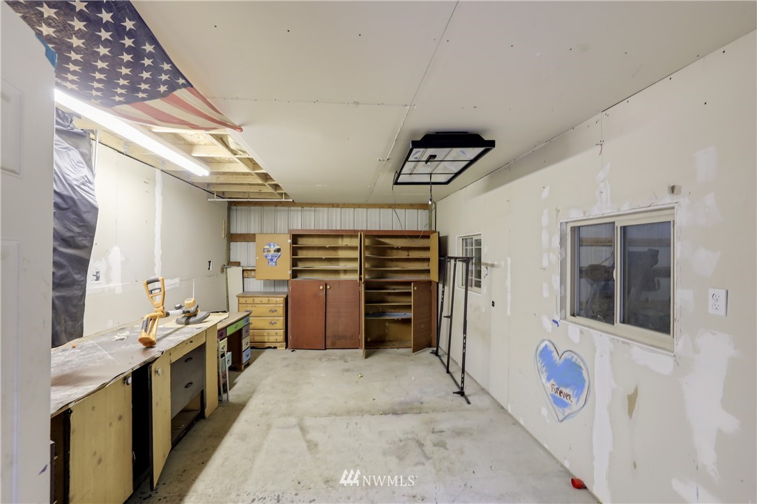 12901 Military Road Southeast Rainier, WA 98576 - Photo 11 of 37 Gallery Image 11