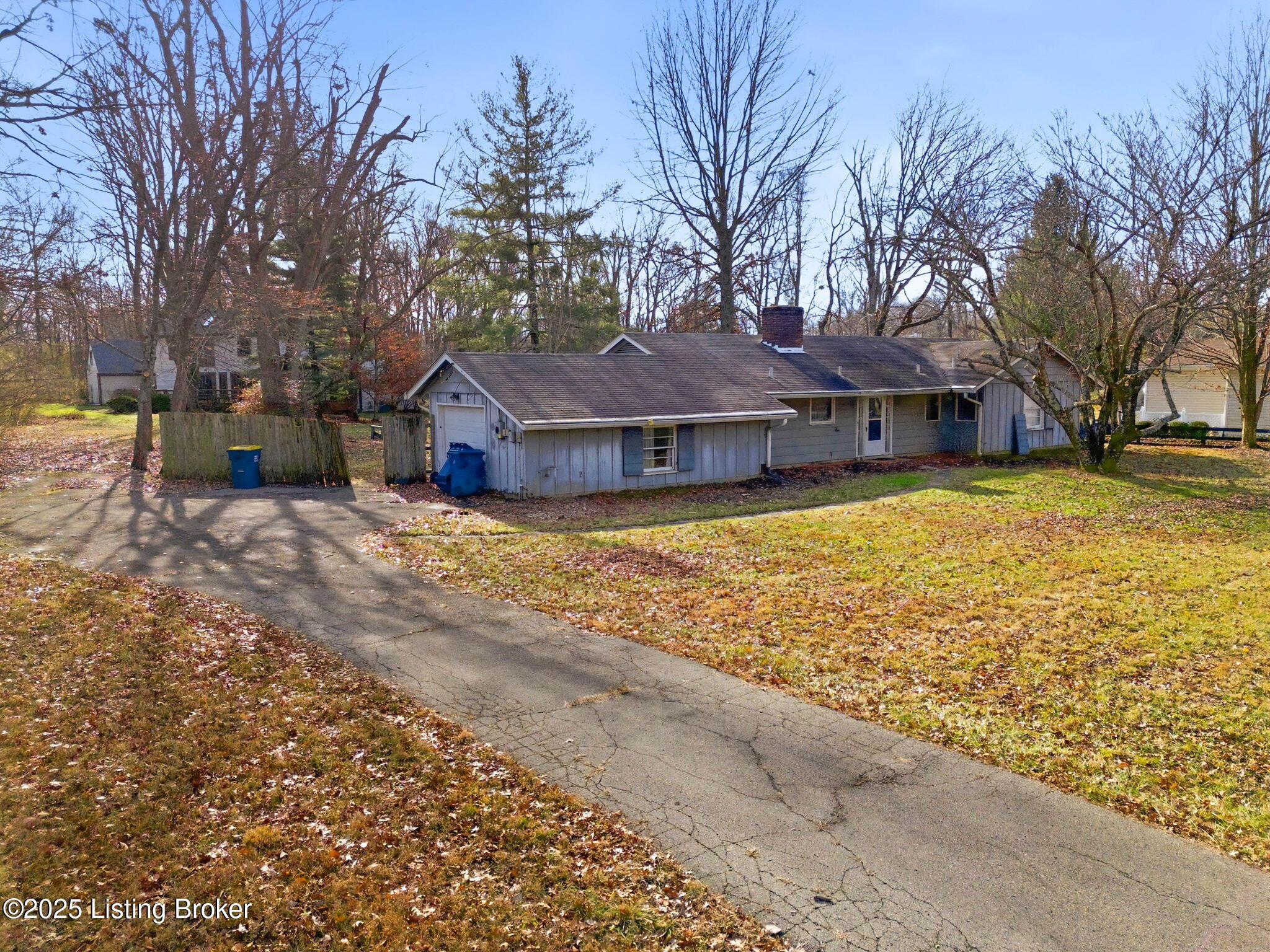 11108 Beech Road Louisville, KY 40223 - Photo 35 of 41 11108 Beech Rd-25