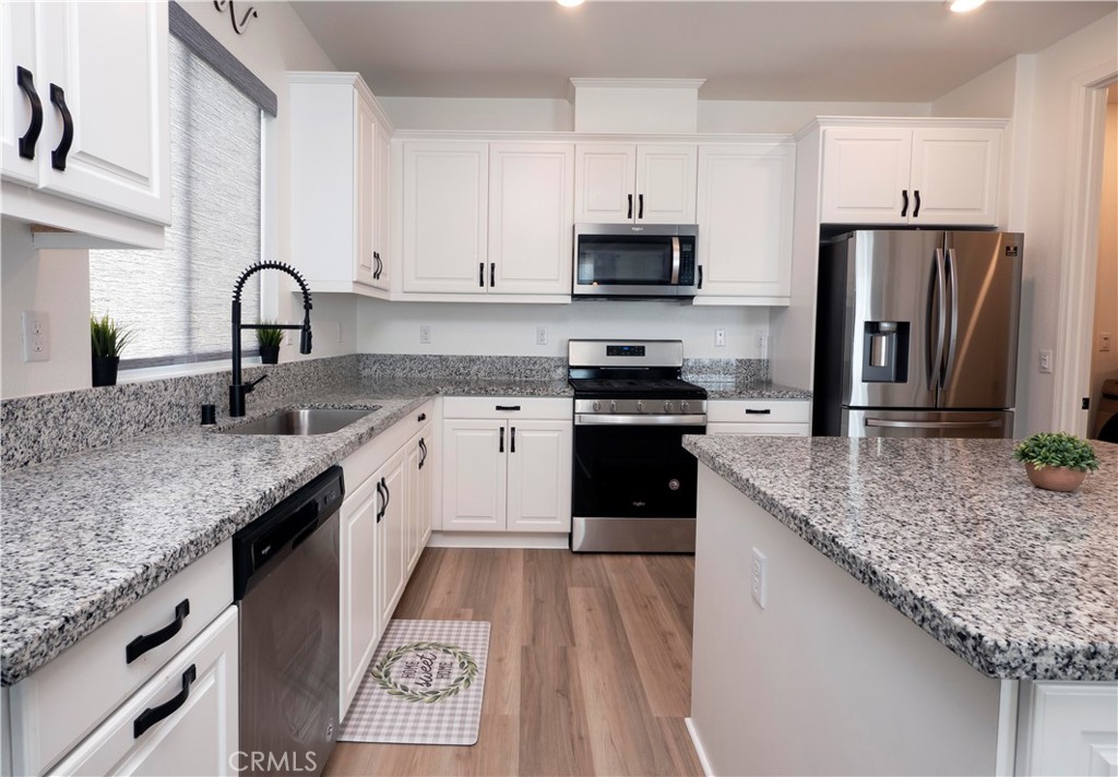 8005 Rooster Court Riverside, CA 92507 - Photo 4 of 22 Kitchen