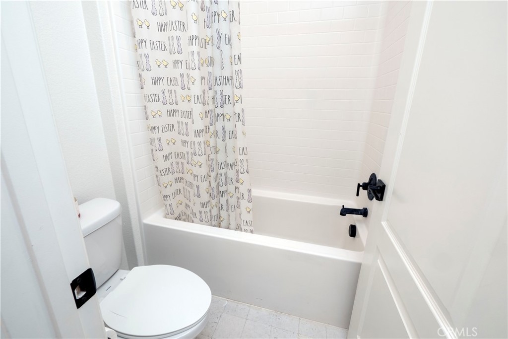 8005 Rooster Court Riverside, CA 92507 - Photo 9 of 22 Bathroom