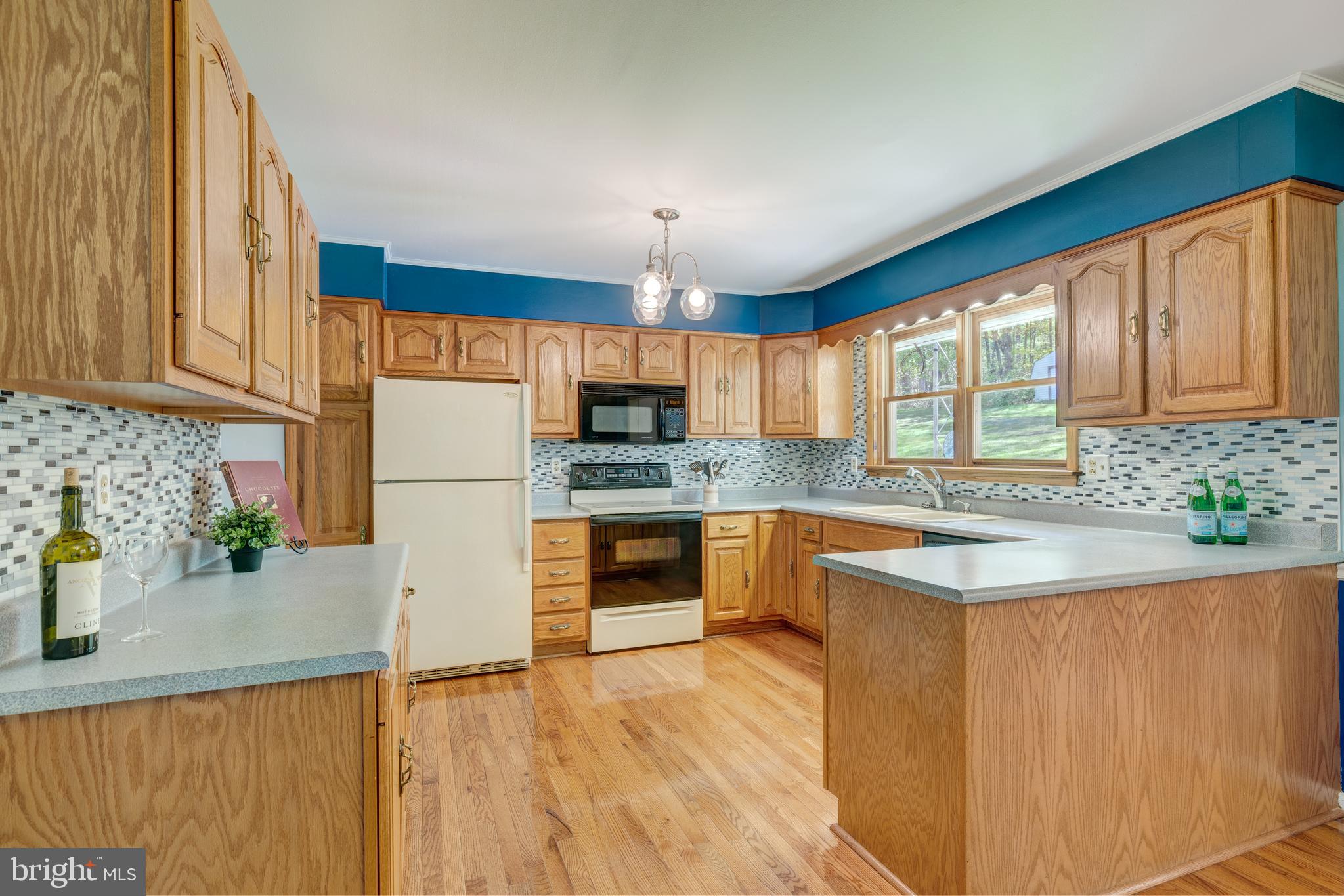 511 Leppo Road Westminster, MD 21158 - Photo 12 of 56 Lots of cabinet & counter space
