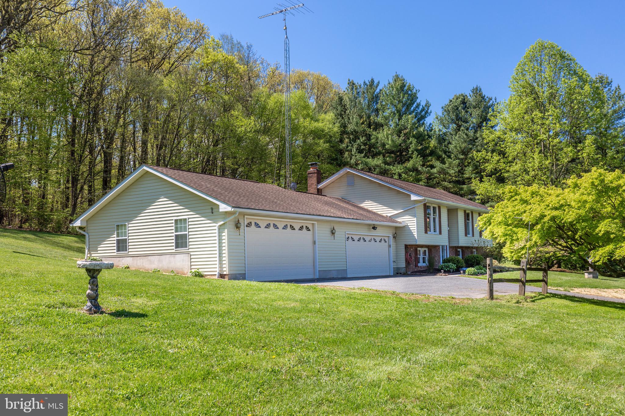 511 Leppo Road Westminster, MD 21158 - Photo 4 of 56 3+++ car garages!!