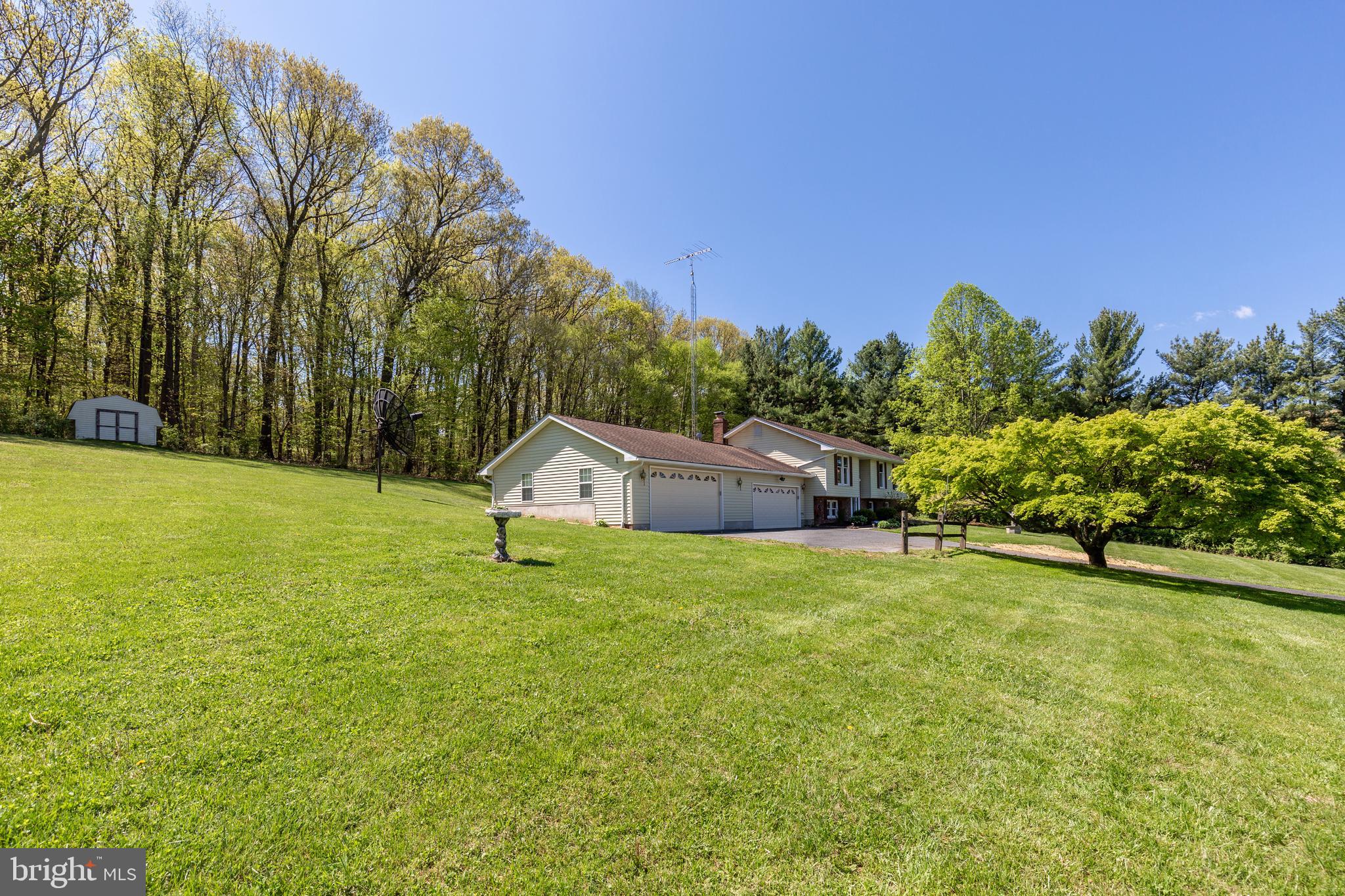 511 Leppo Road Westminster, MD 21158 - Photo 34 of 56 View from side yard