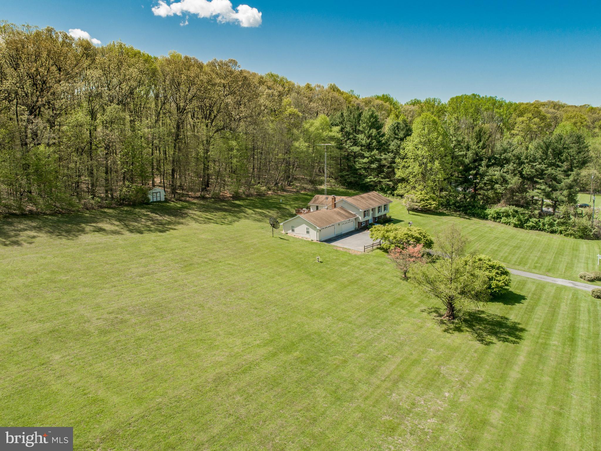 511 Leppo Road Westminster, MD 21158 - Photo 46 of 56 Side yard of property