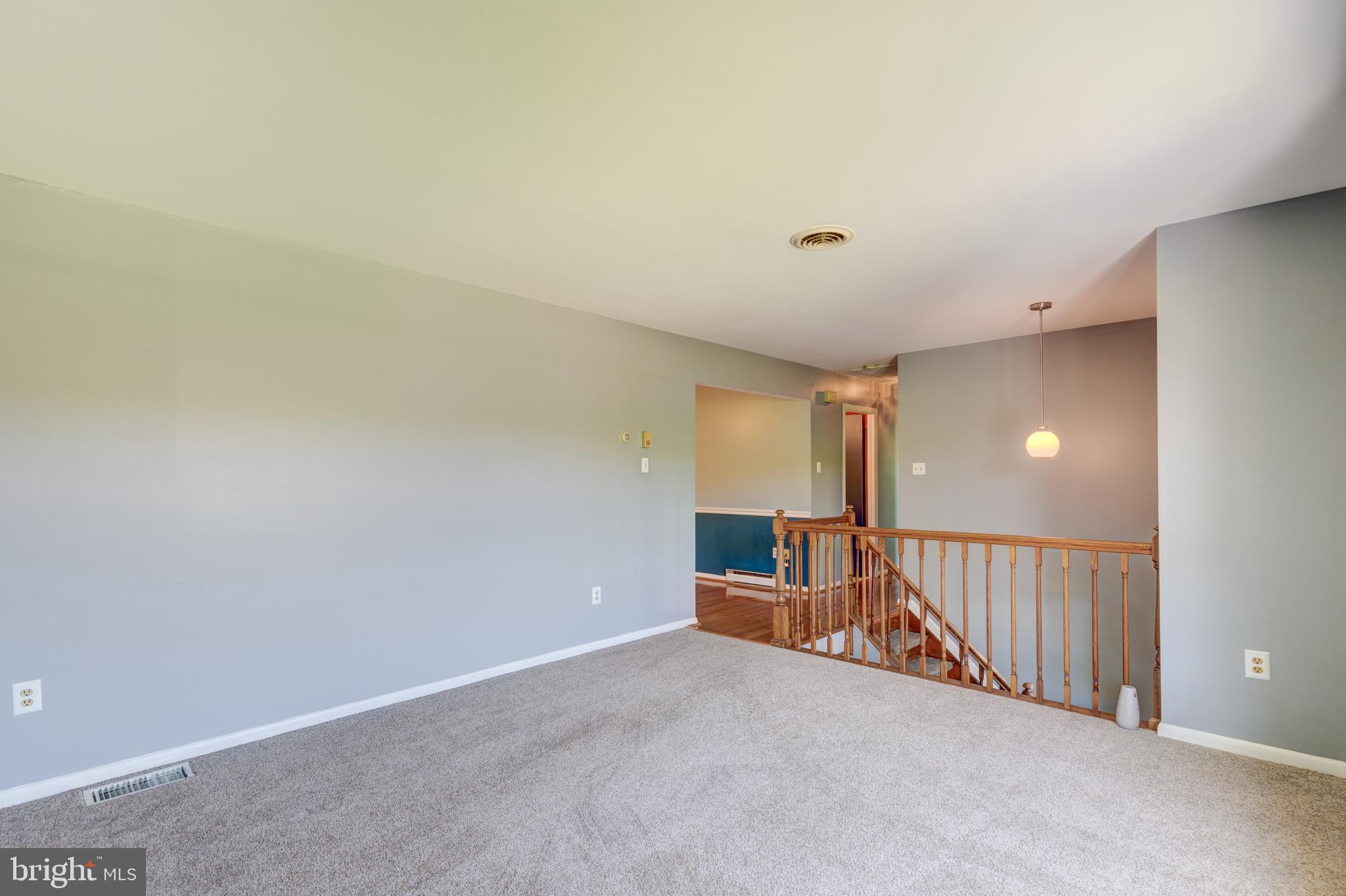 511 Leppo Road Westminster, MD 21158 - Photo 7 of 56 Living room