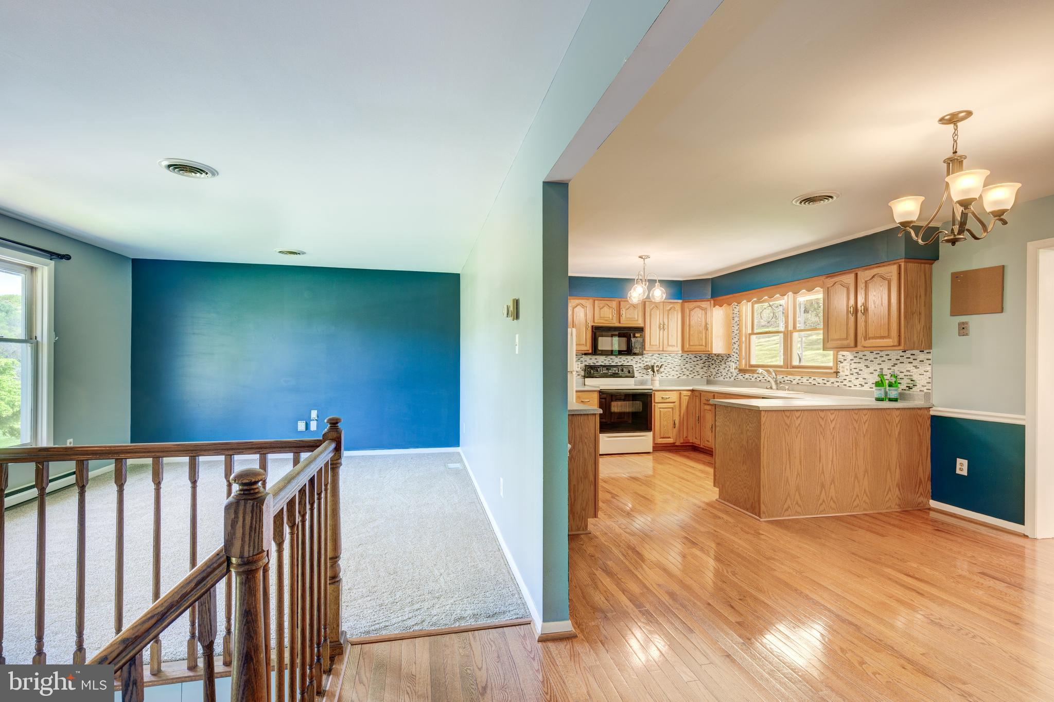 511 Leppo Road Westminster, MD 21158 - Photo 8 of 56 Living room & kitchen