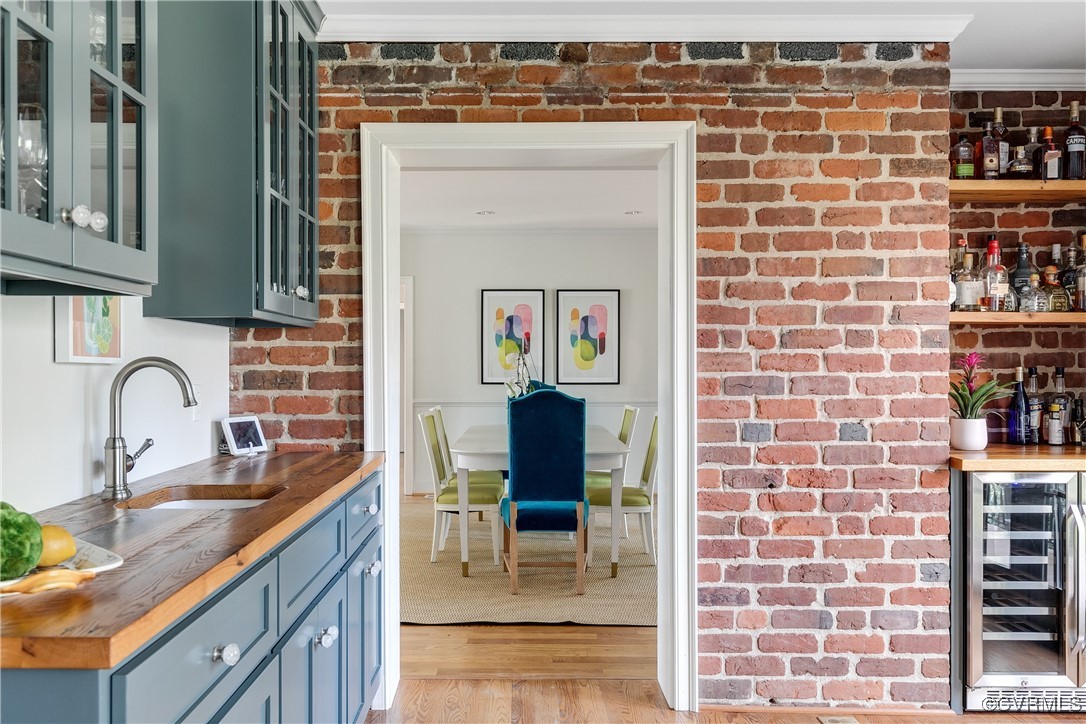 6323 Ridgeway Road Richmond, VA 23226 - Photo 21 of 44 Family room open to kitchen