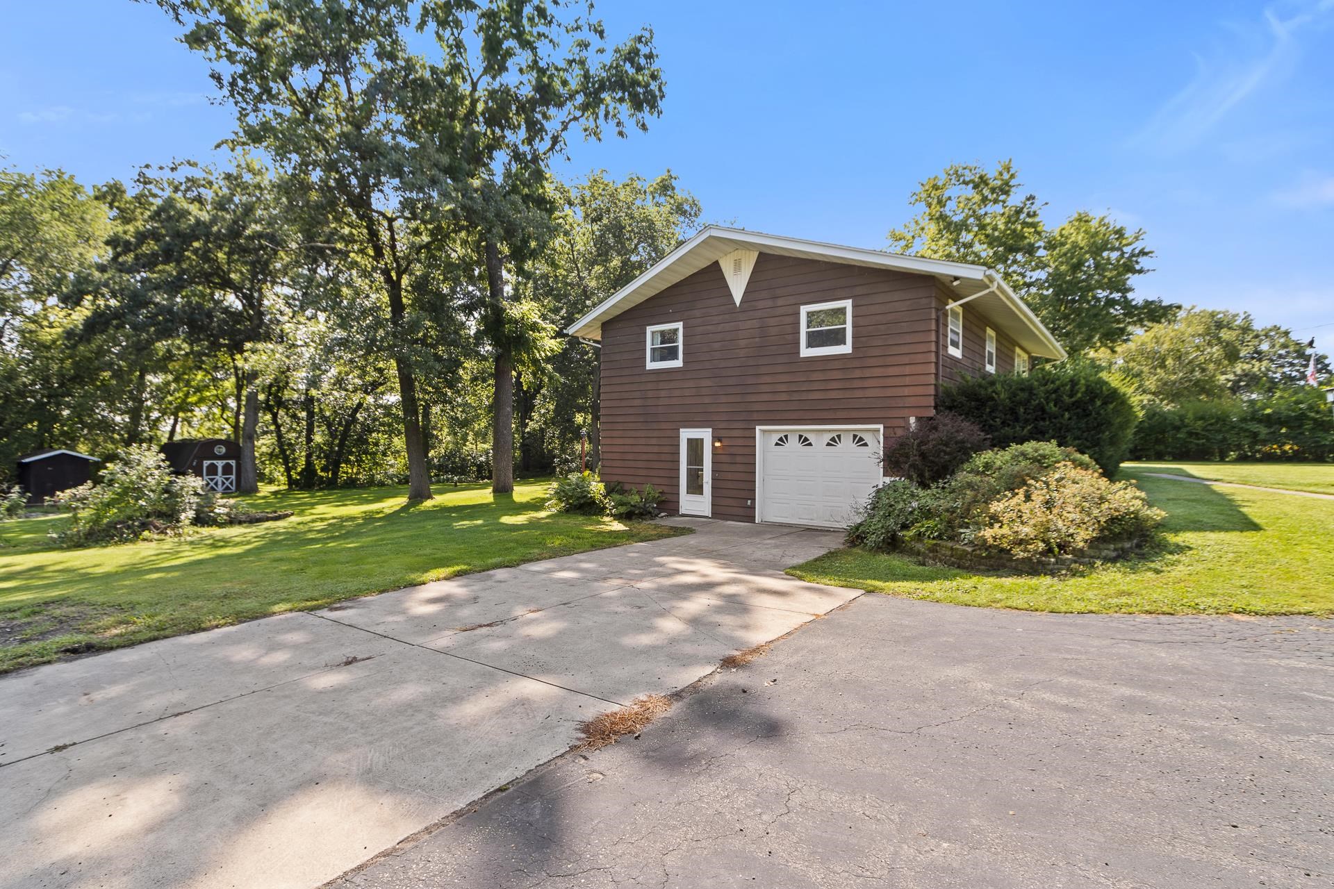 158 King Lake Road Brooklyn, WI 53521 - Photo 4 of 60 Gallery Image 4