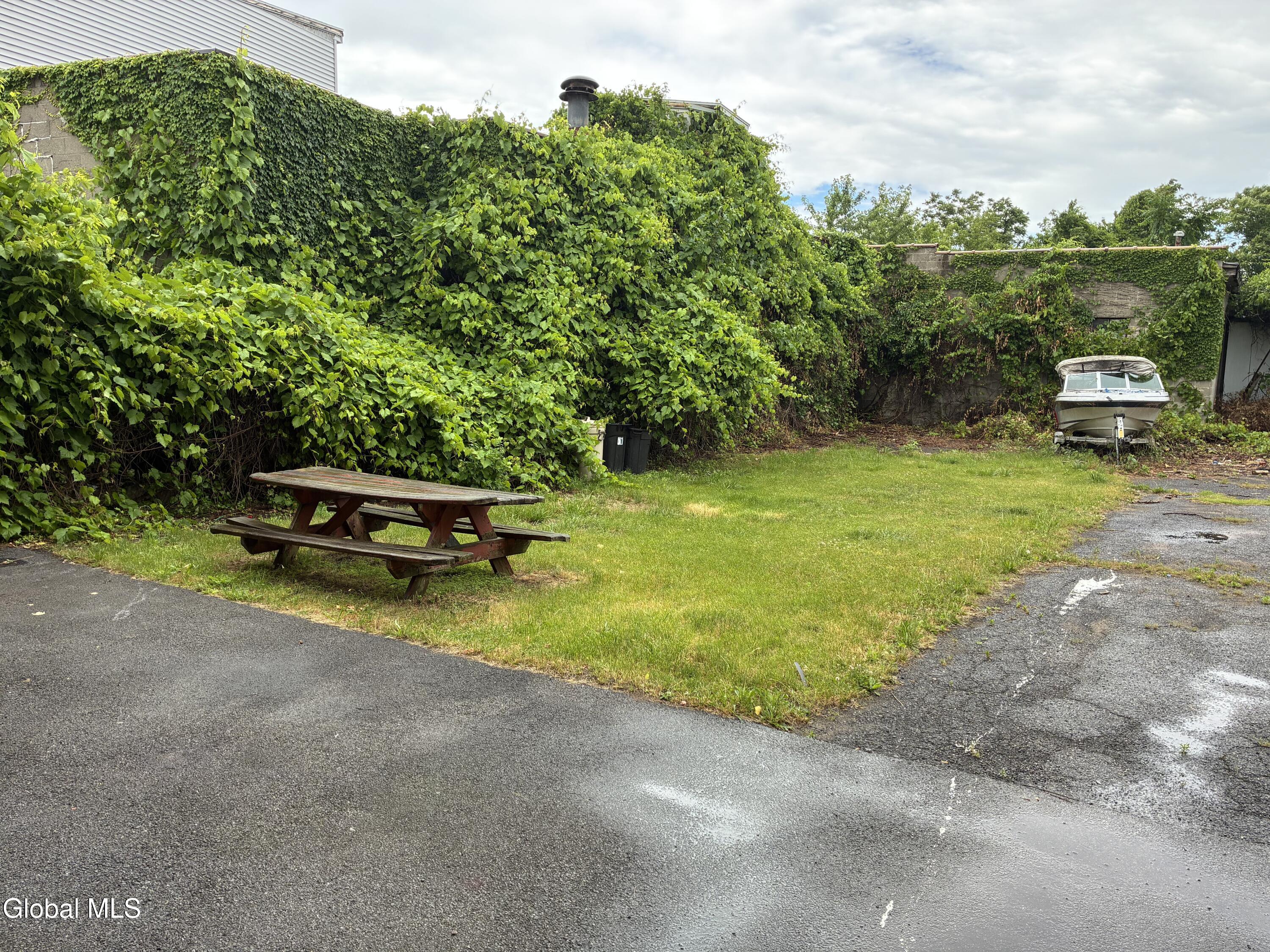 987 Main Avenue Schenectady, NY 12303 - Photo 5 of 18 IMG_7621