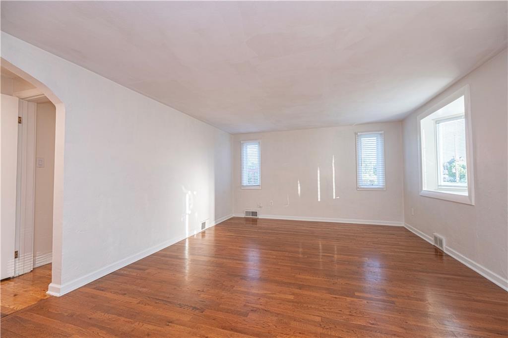 22 Herbst Road Coraopolis, PA 15108 - Photo 7 of 40